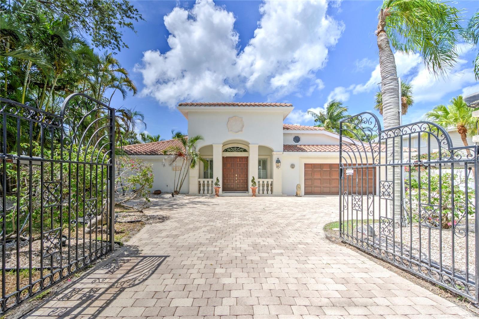 BAY ISLAND SHORES - Residential