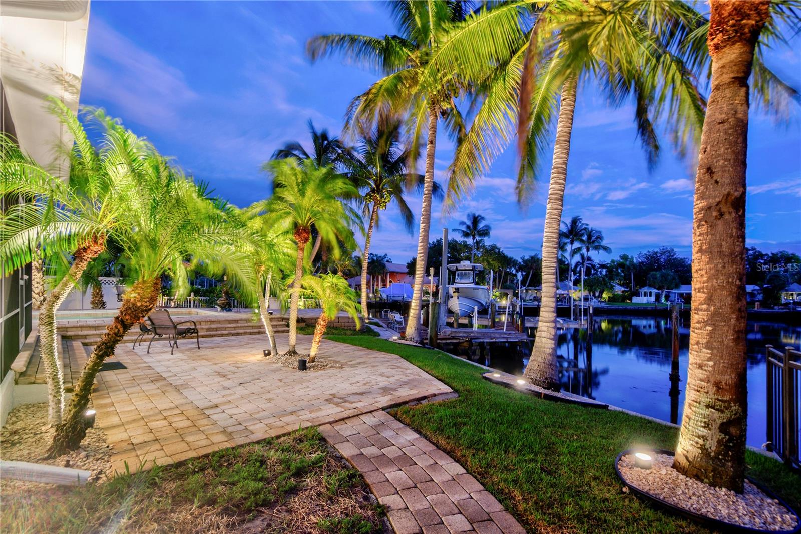 BAY ISLAND SHORES - Residential