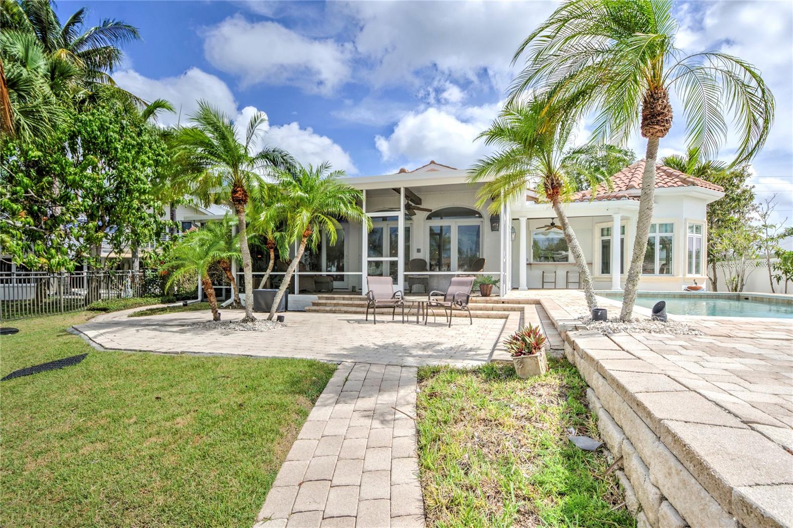 BAY ISLAND SHORES - Residential
