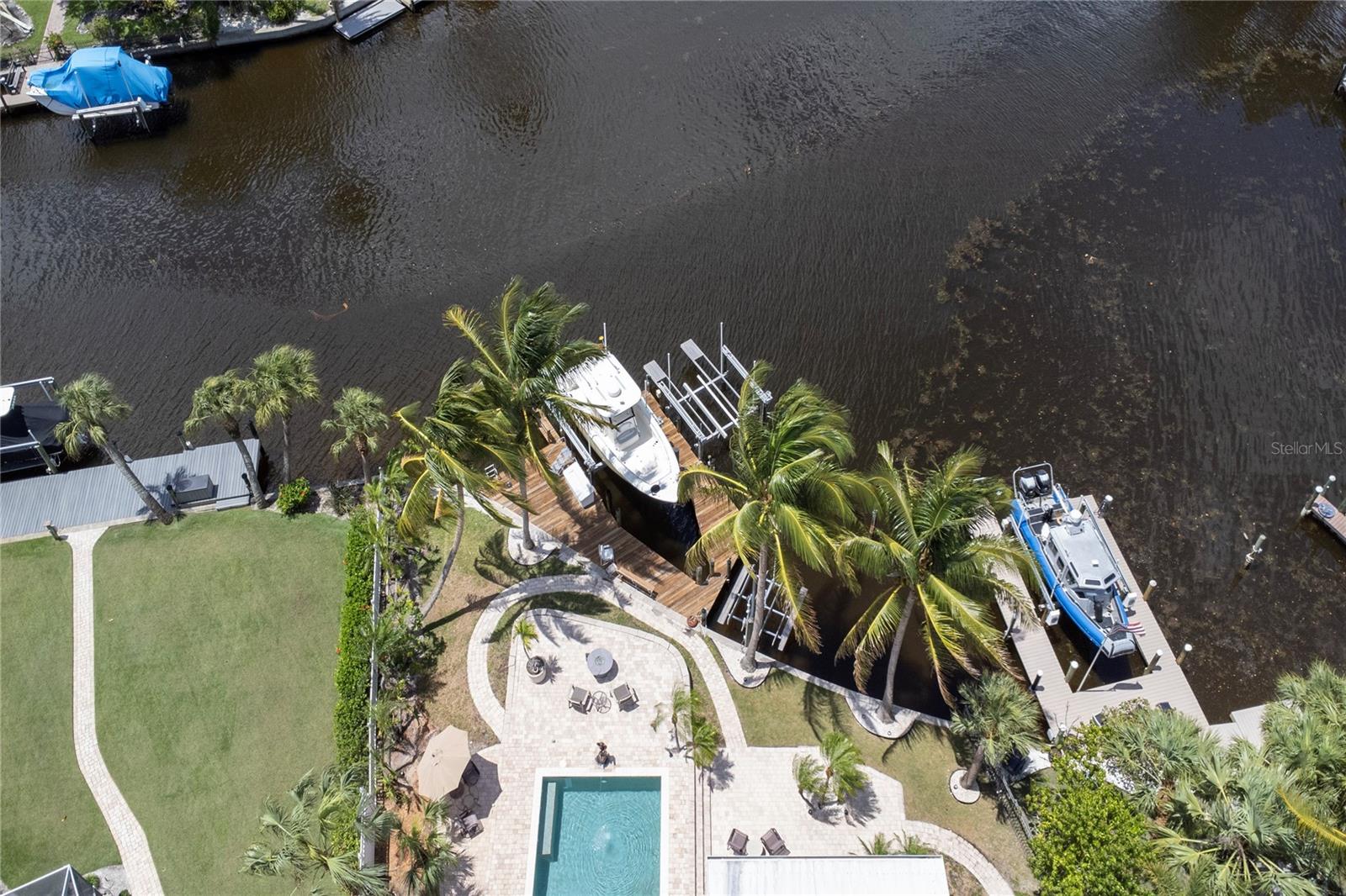 BAY ISLAND SHORES - Residential