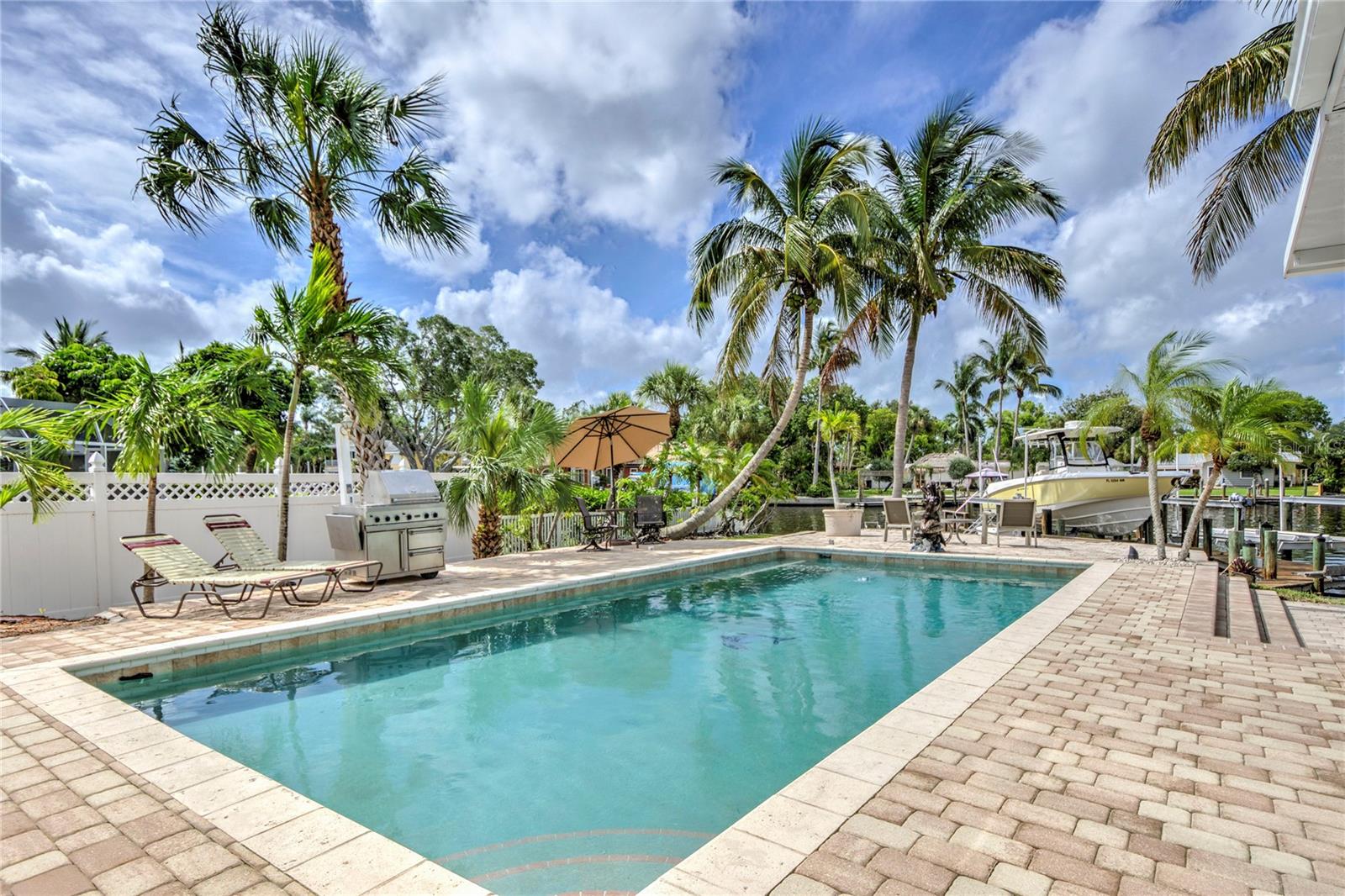 BAY ISLAND SHORES - Residential