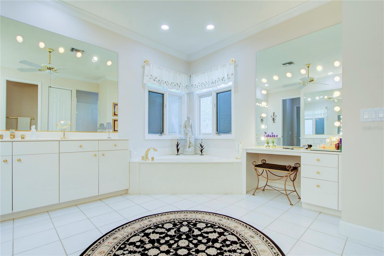 BAY ISLAND SHORES - Residential