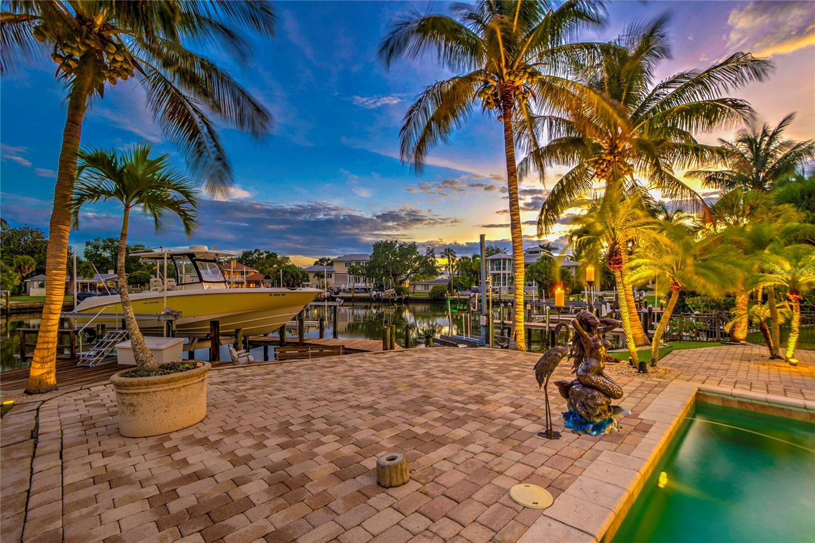 BAY ISLAND SHORES - Residential