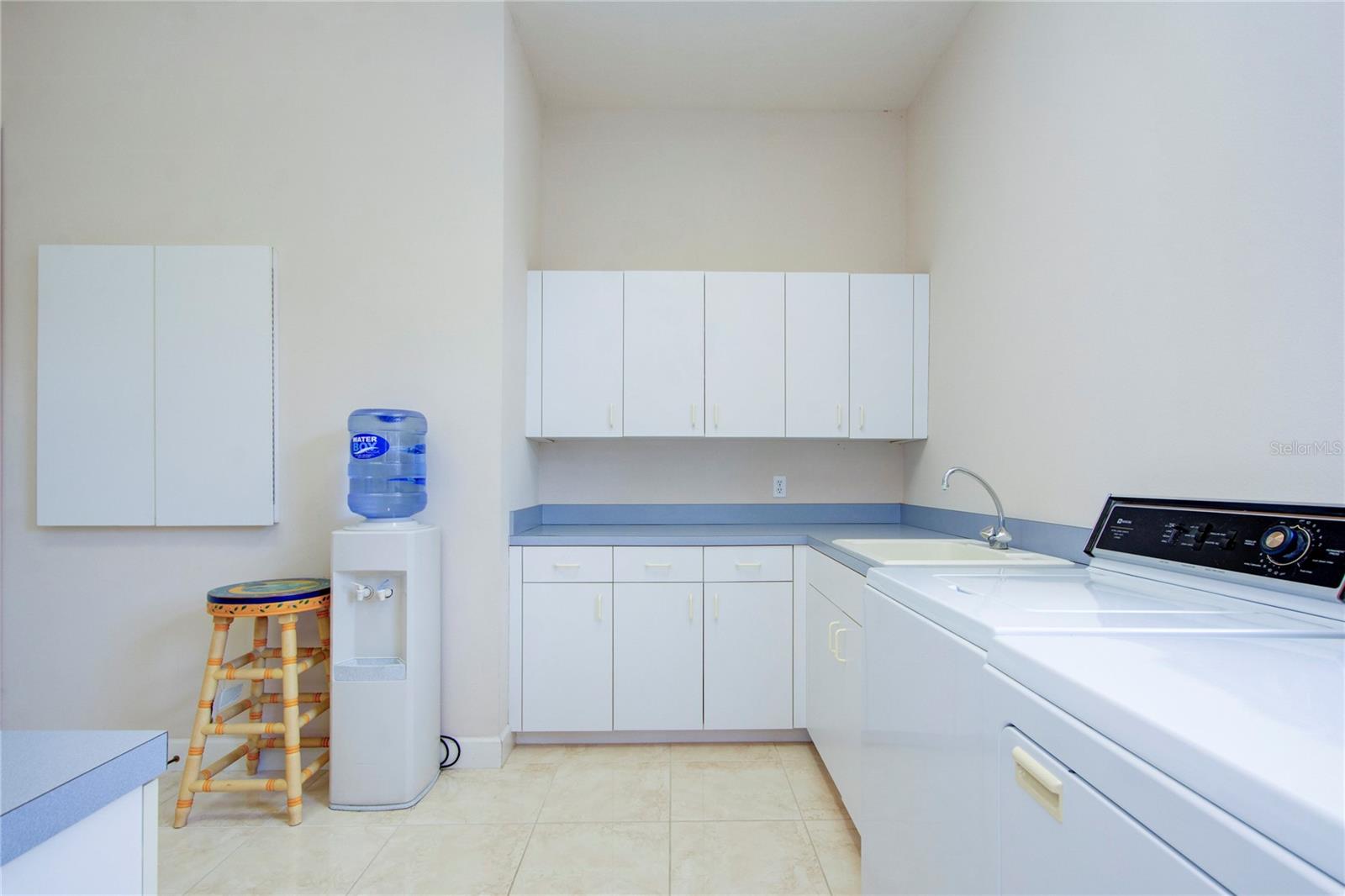 BAY ISLAND SHORES - Residential
