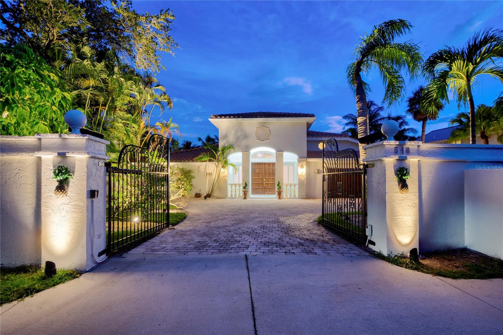 BAY ISLAND SHORES - Residential