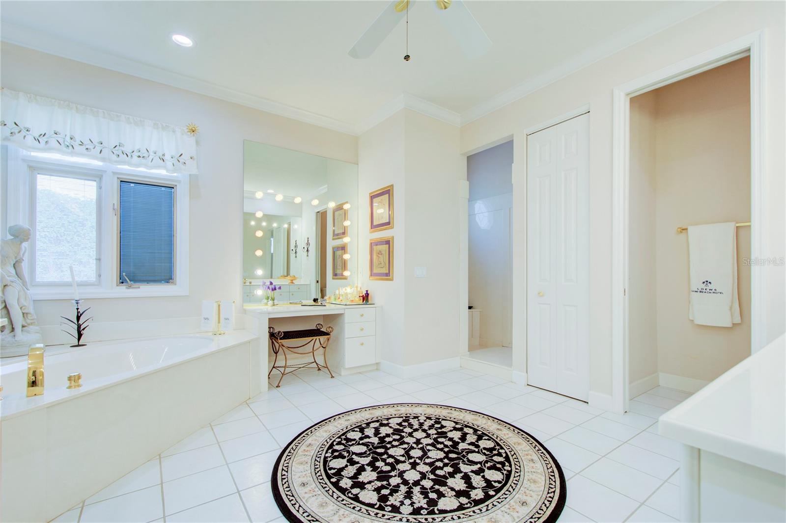 BAY ISLAND SHORES - Residential