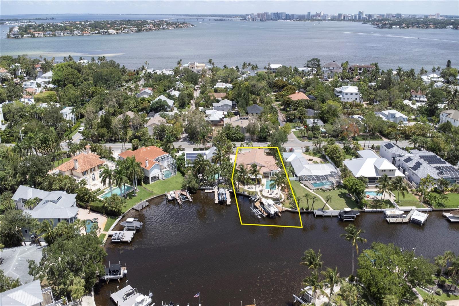 BAY ISLAND SHORES - Residential