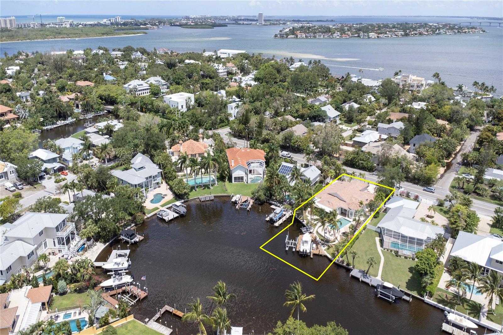 BAY ISLAND SHORES - Residential