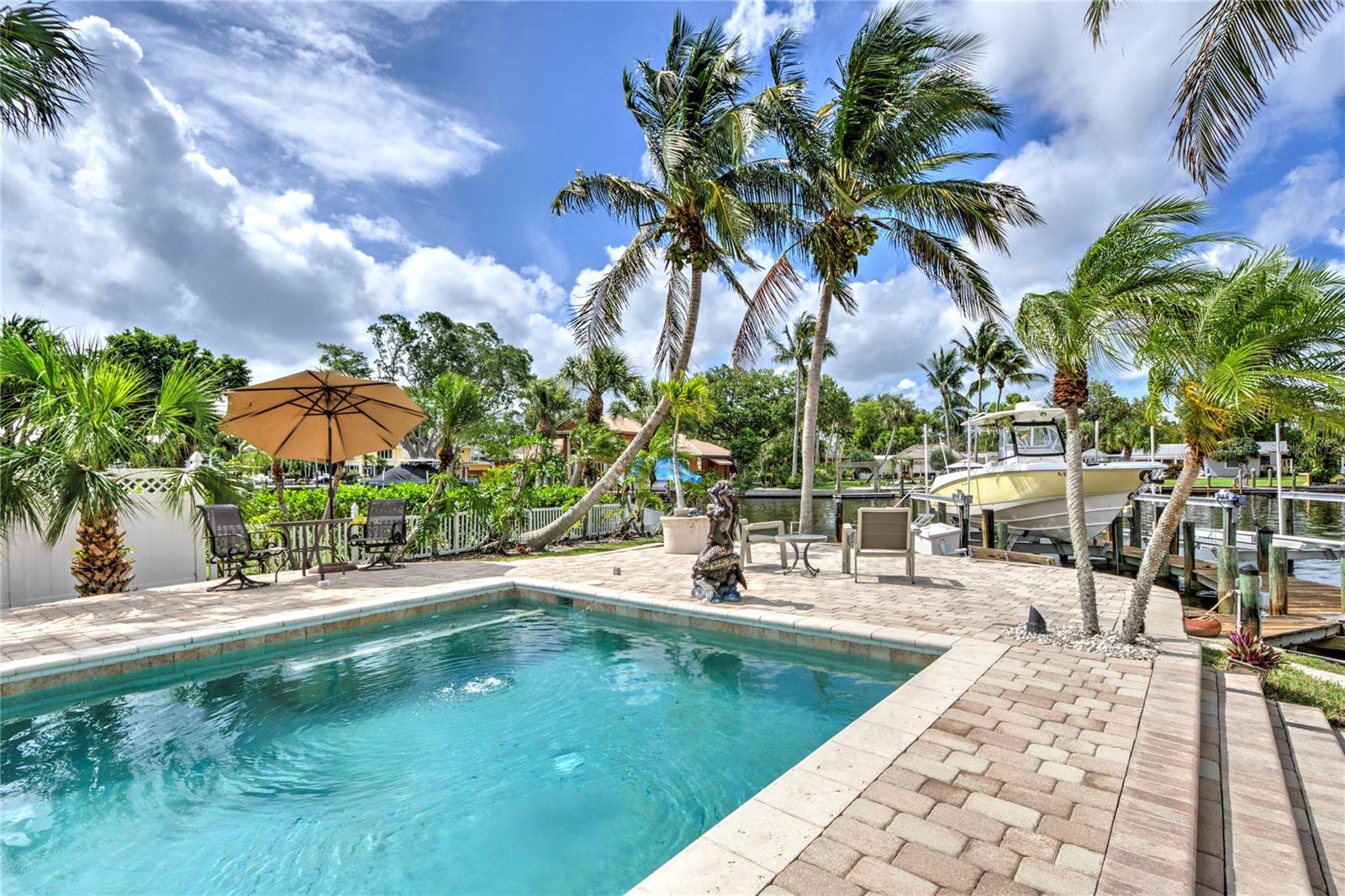 BAY ISLAND SHORES - Residential