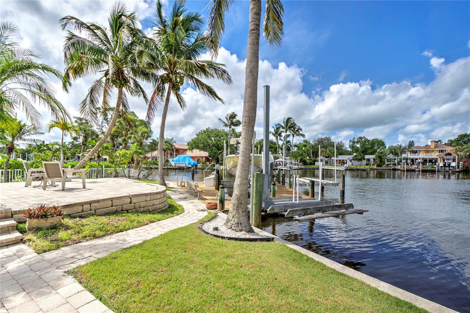 BAY ISLAND SHORES - Residential