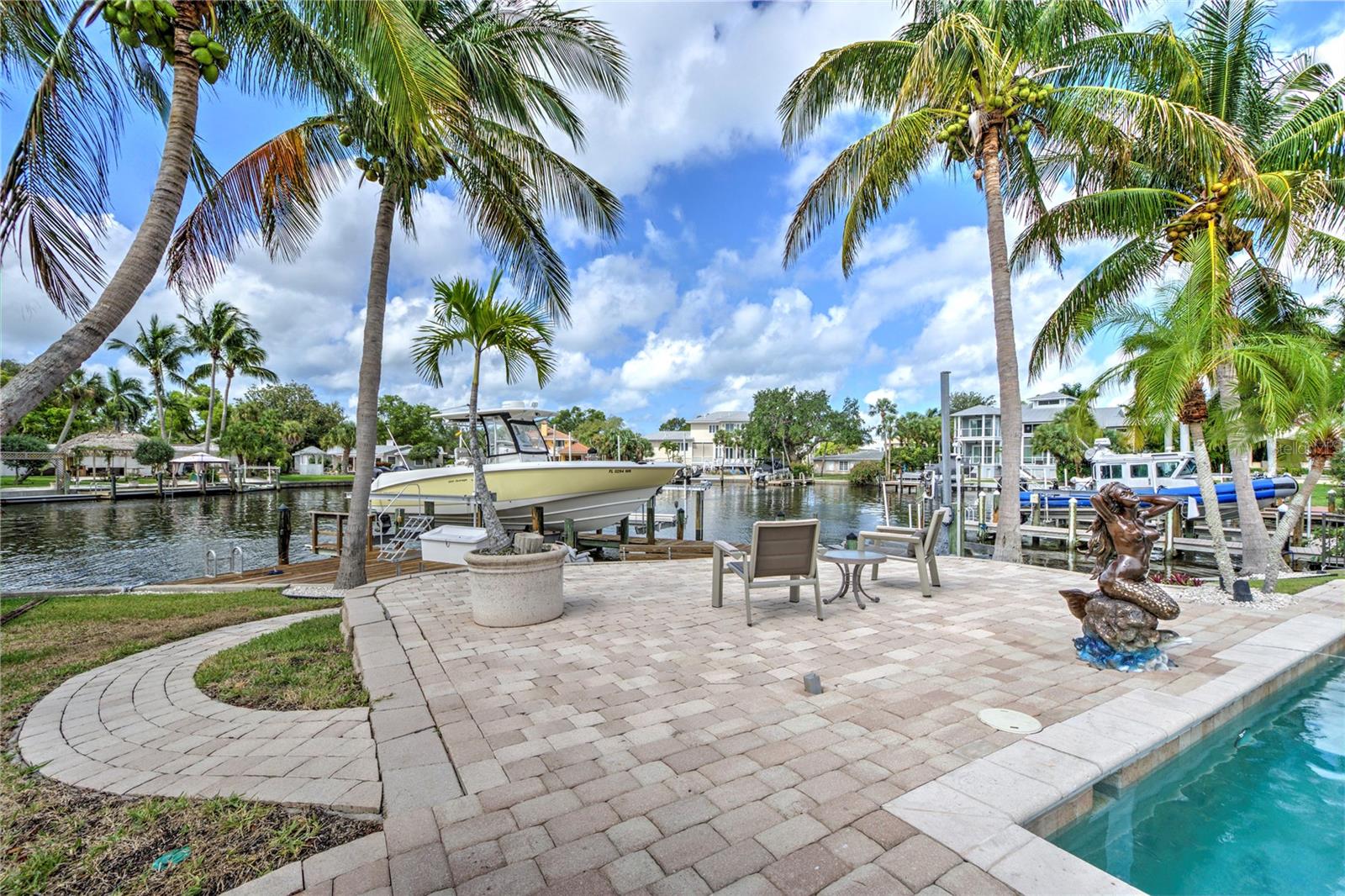 BAY ISLAND SHORES - Residential
