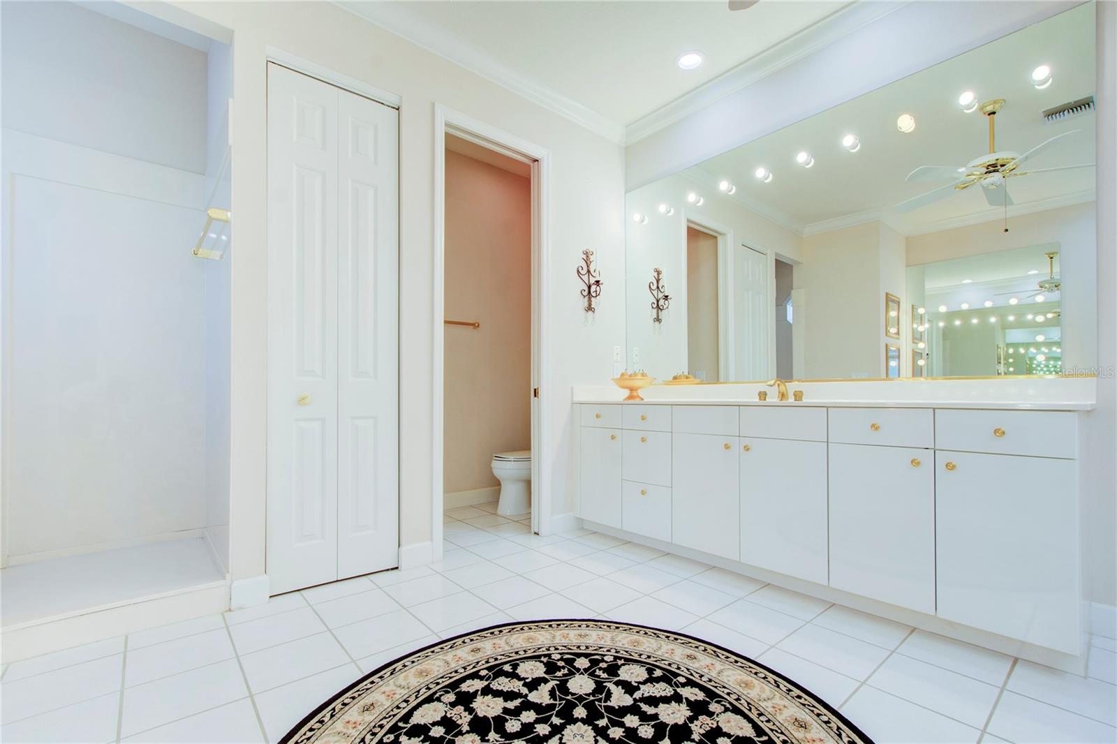 BAY ISLAND SHORES - Residential