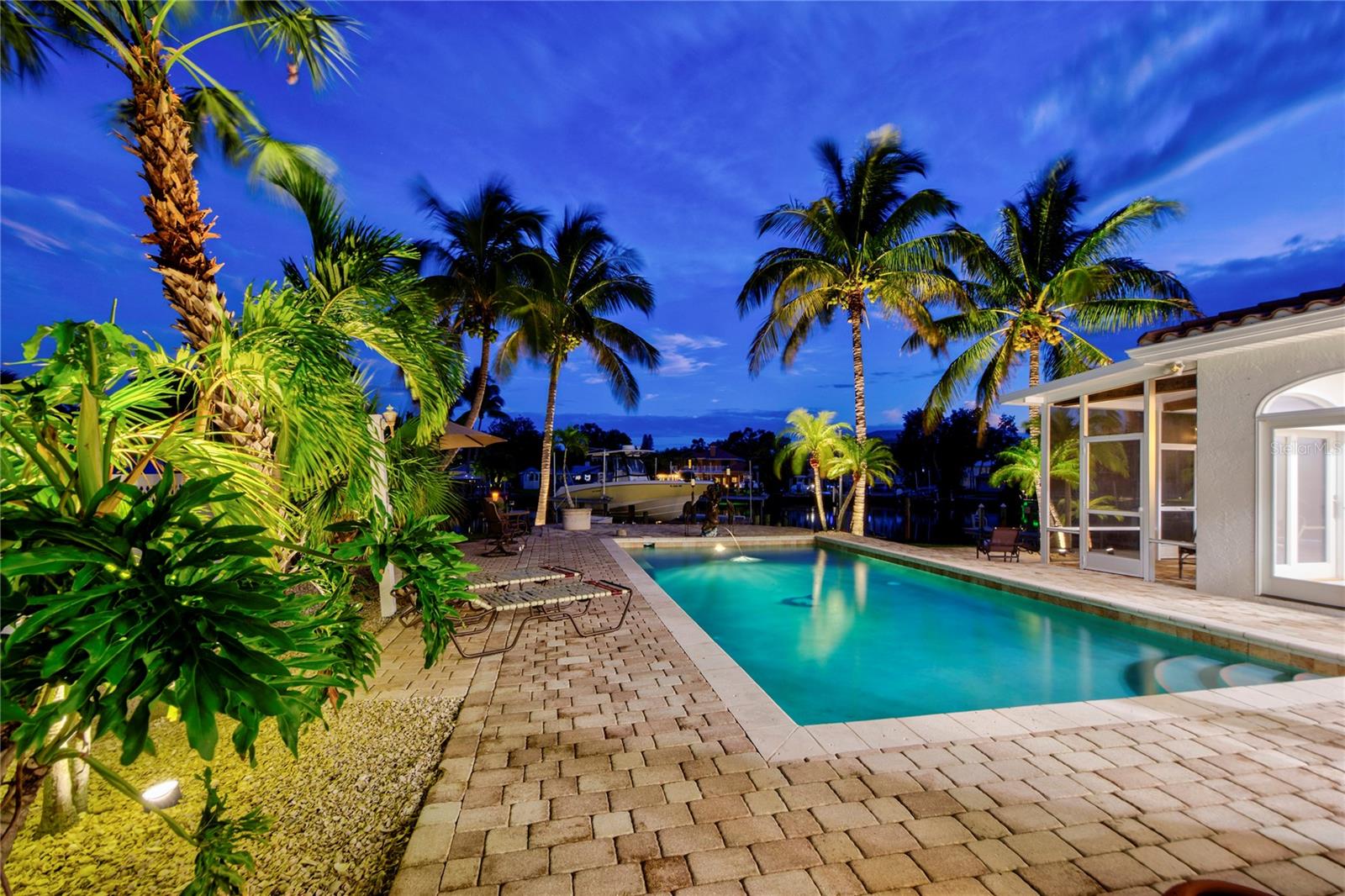 BAY ISLAND SHORES - Residential