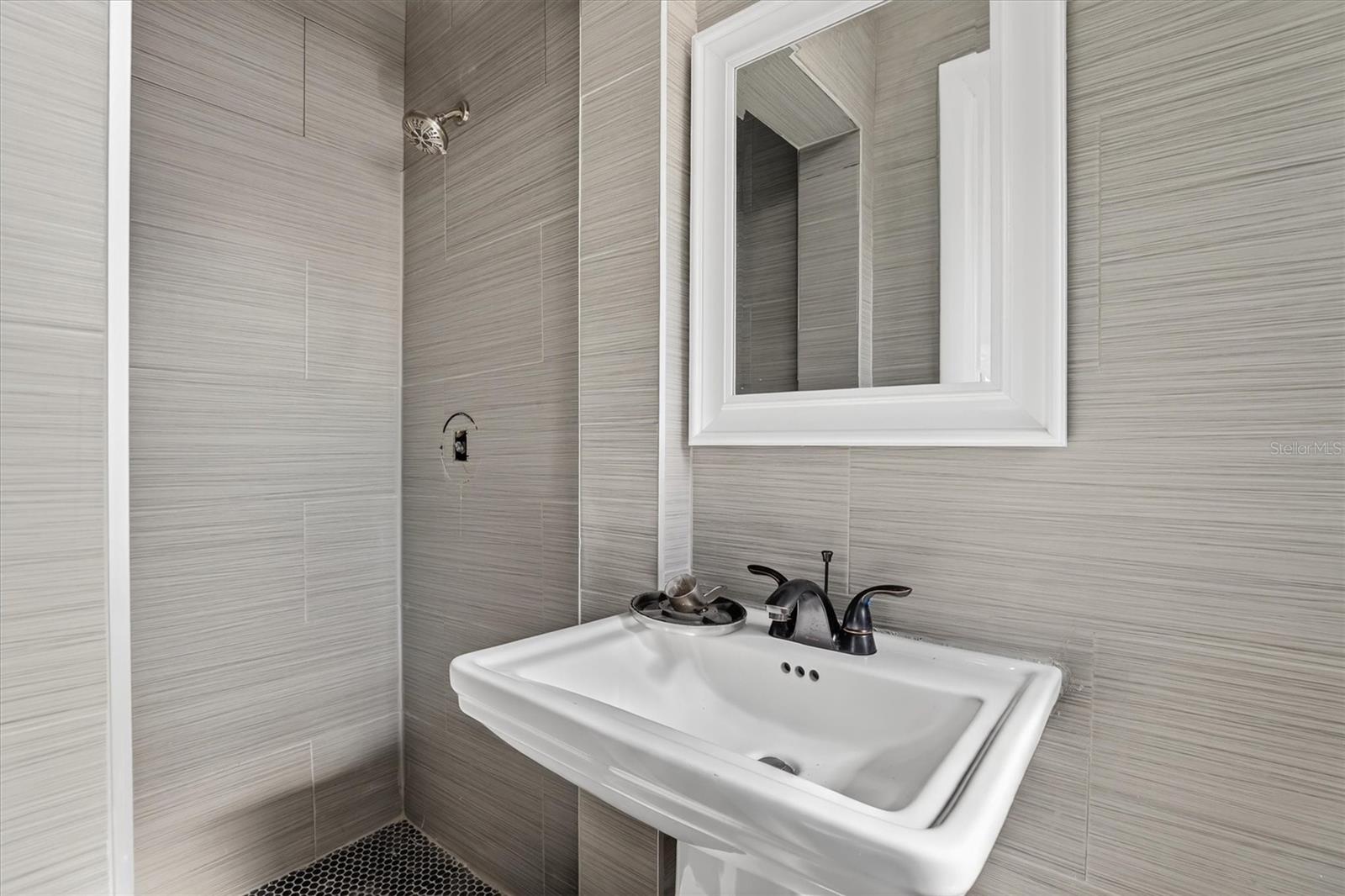 RIO GRANDE TERRACE SECOND ADD - Residential Lease