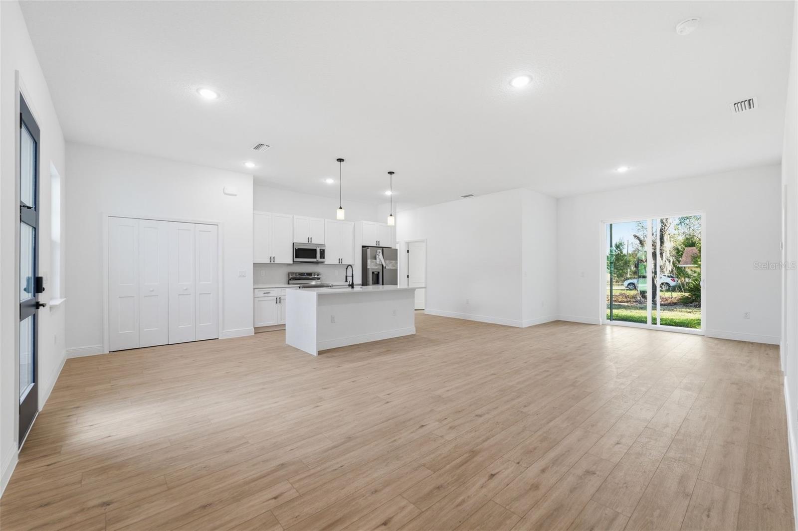 CITRUS SPGS UNIT 22 - Residential Lease