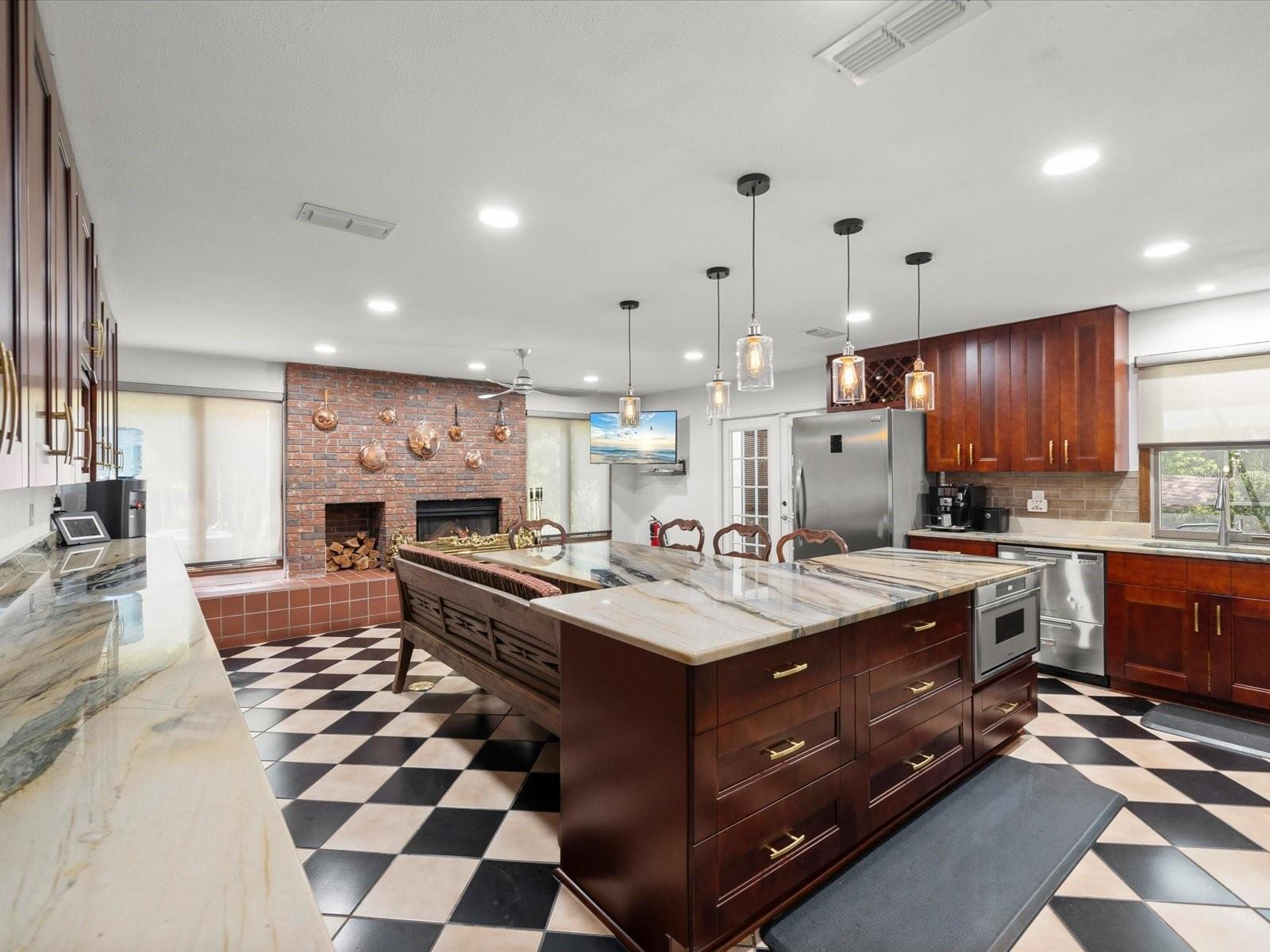 HIDDEN LAKE ESTATES - Residential