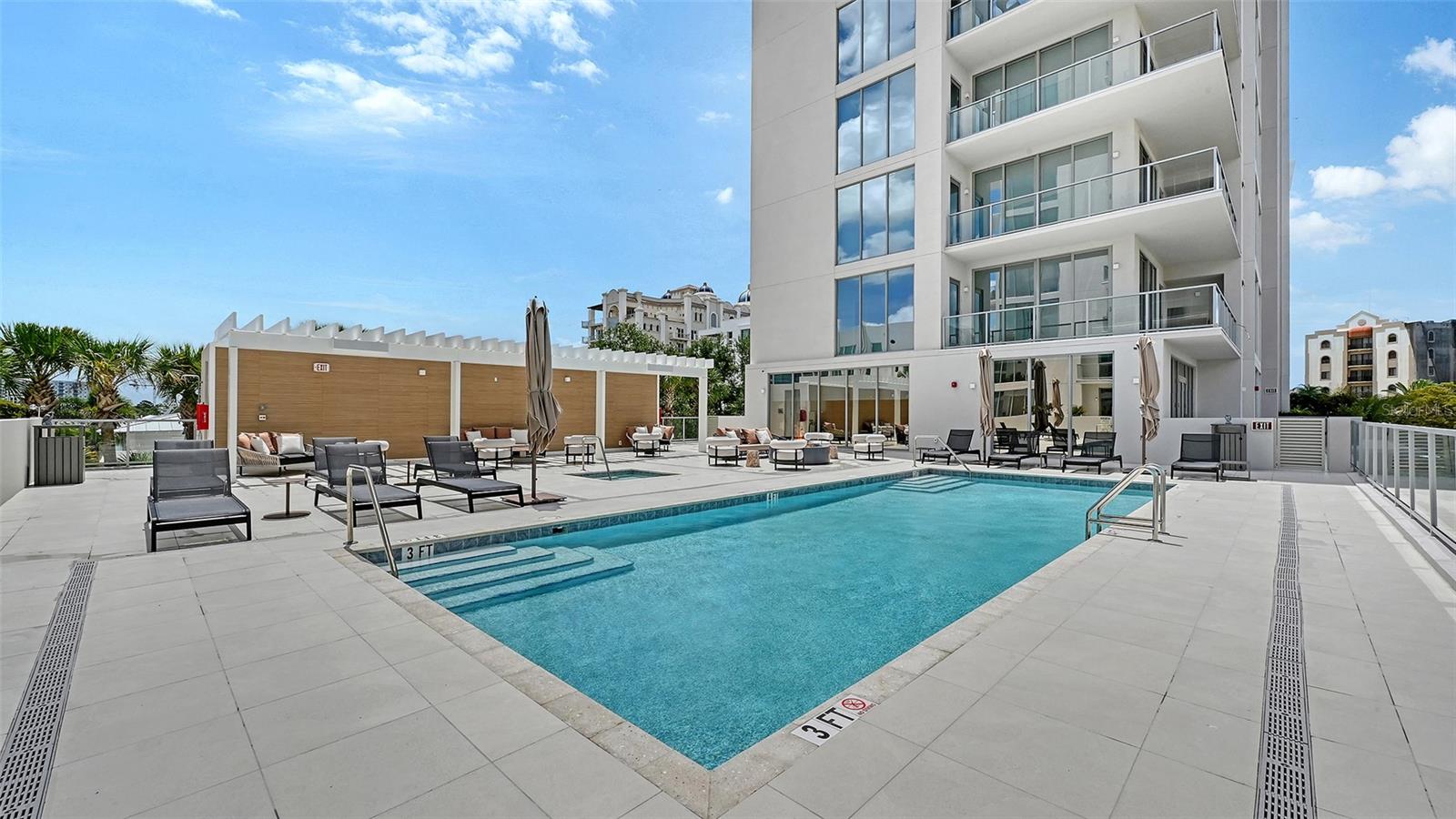 PENINSULA SARASOTA - Residential
