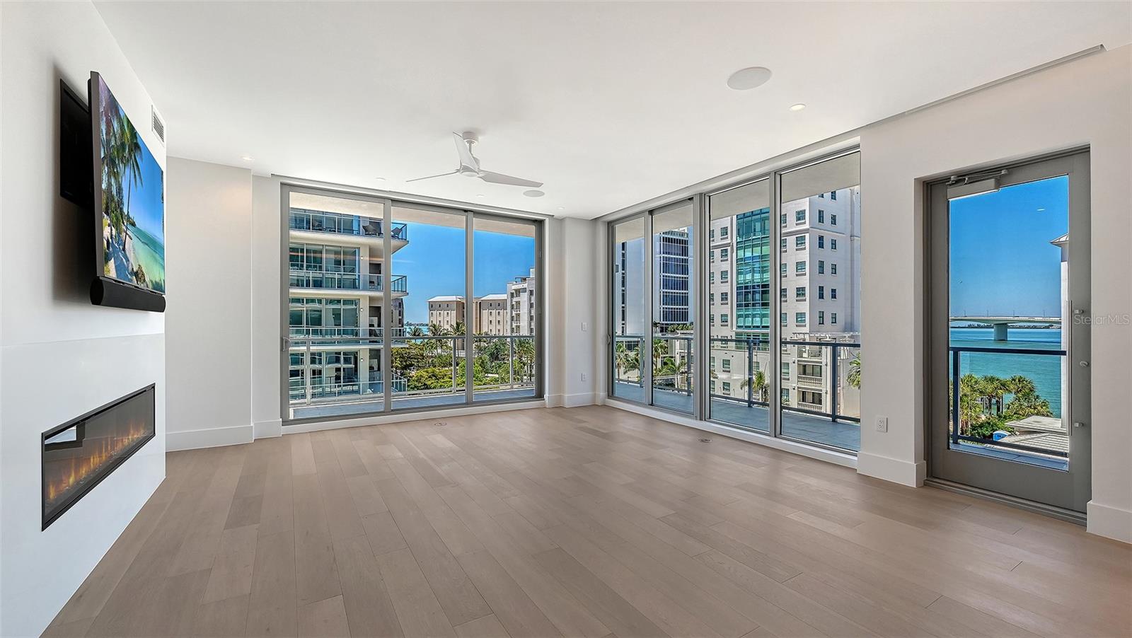 PENINSULA SARASOTA - Residential