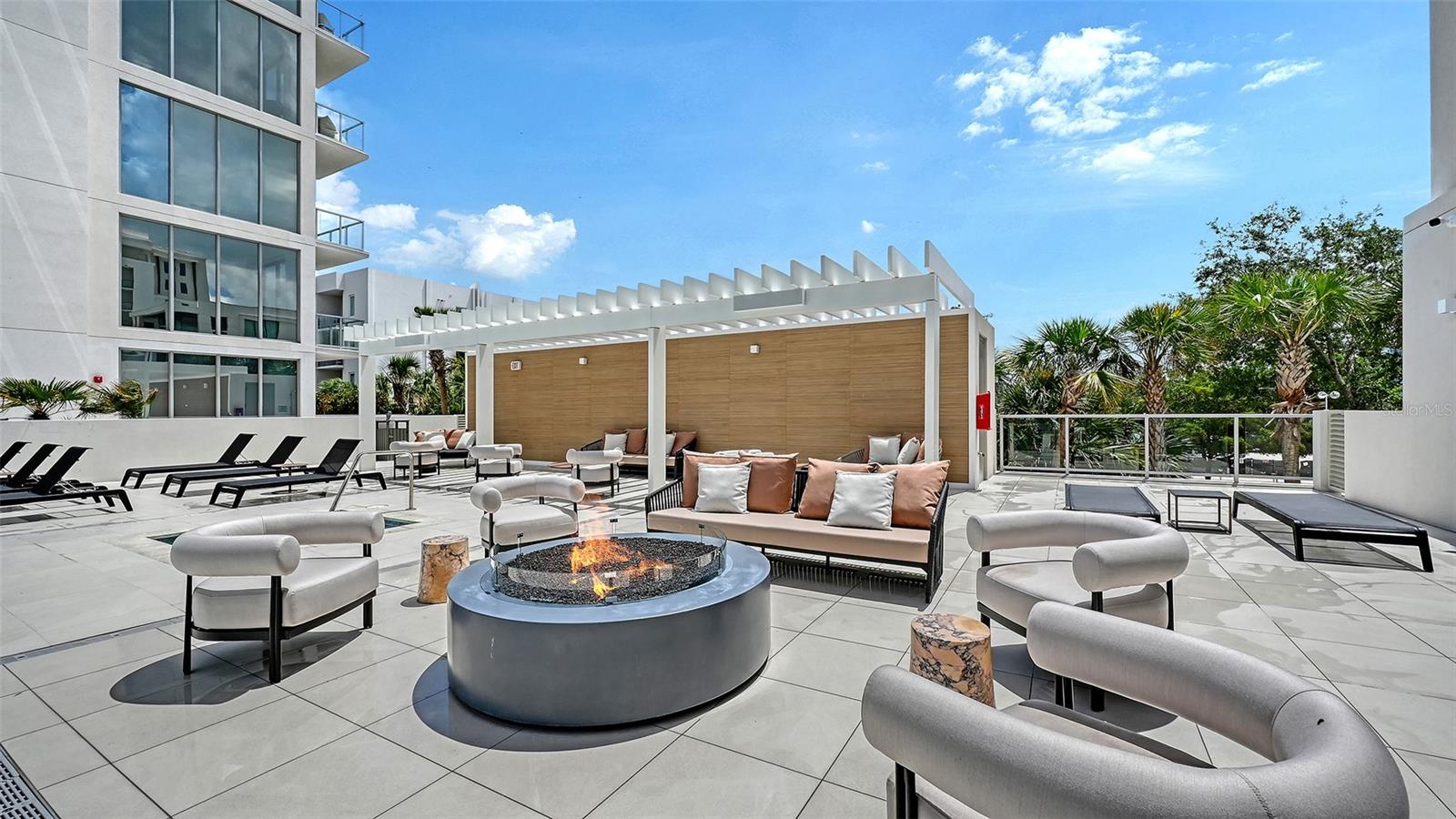 PENINSULA SARASOTA - Residential