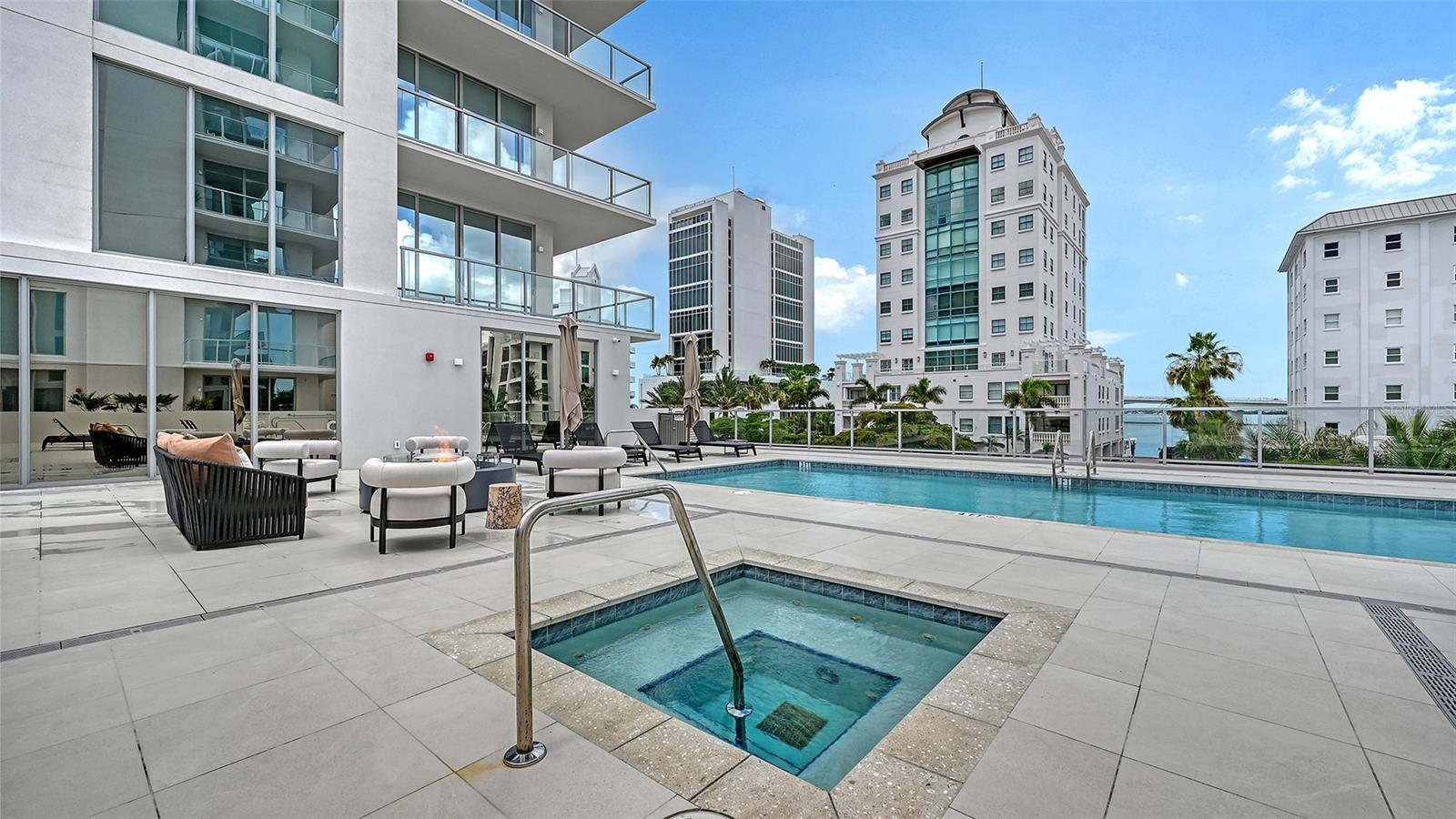 PENINSULA SARASOTA - Residential
