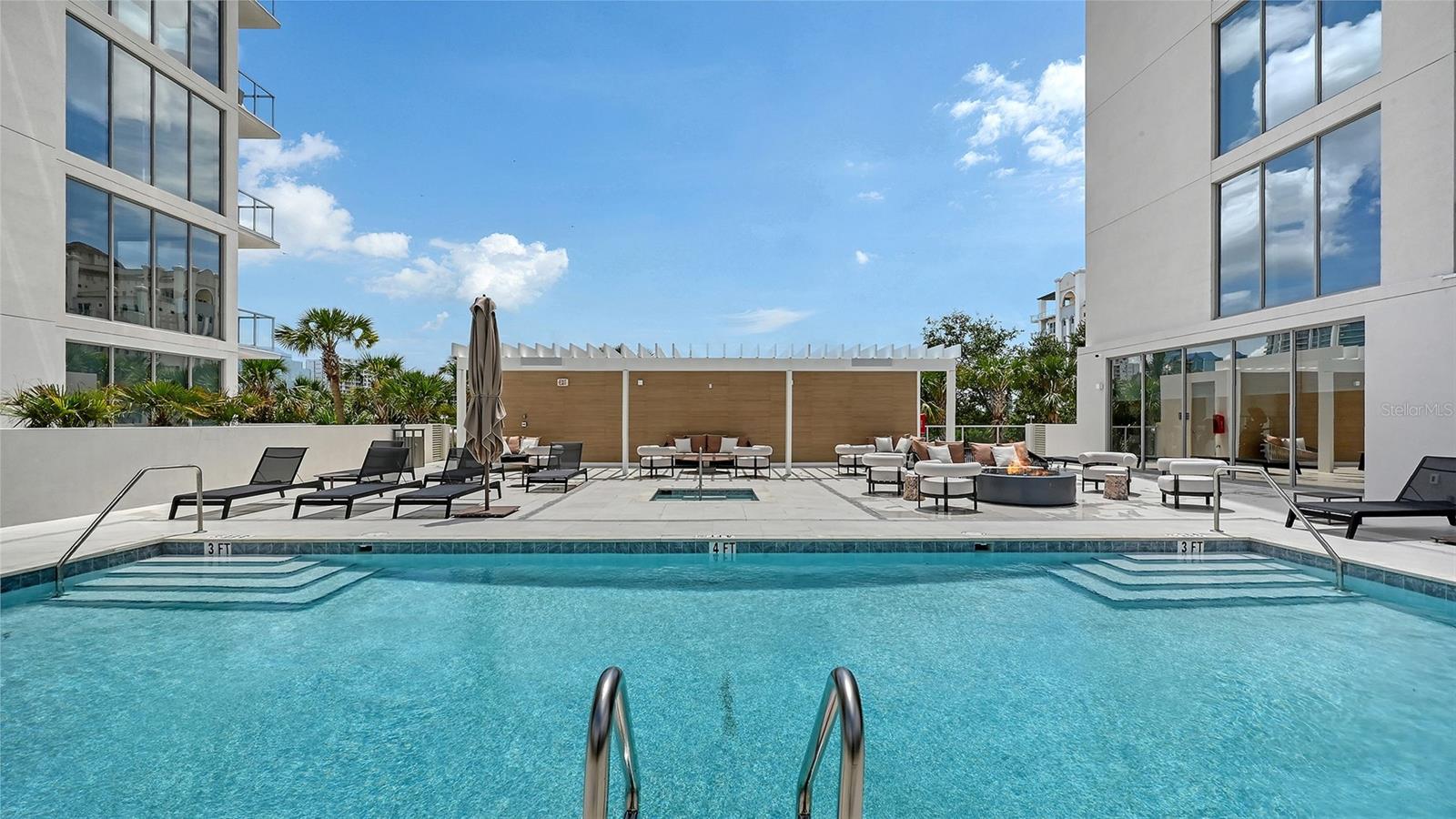 PENINSULA SARASOTA - Residential