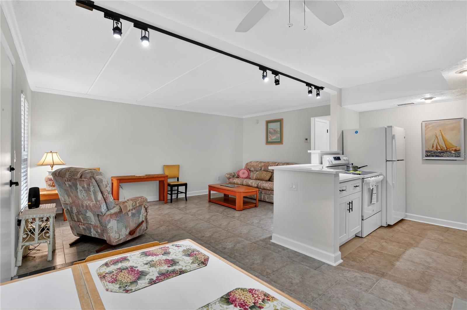 BOCA SHORES CONDO - Residential Lease