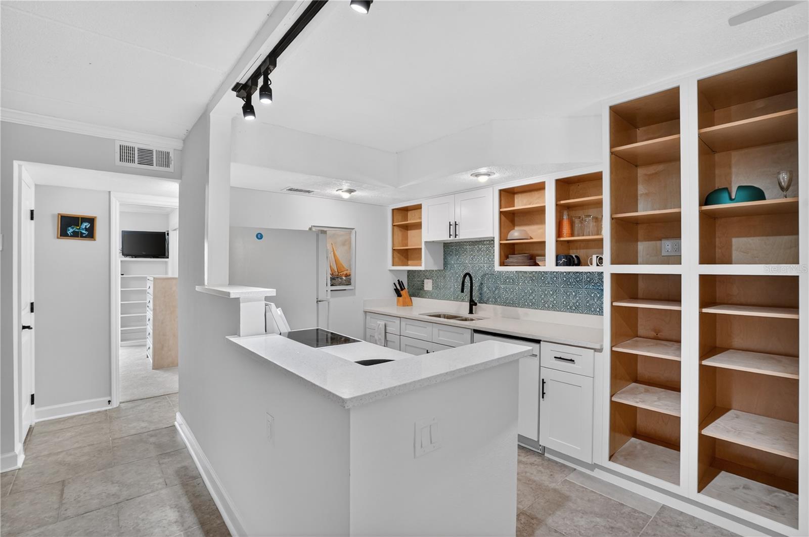 BOCA SHORES CONDO - Residential Lease