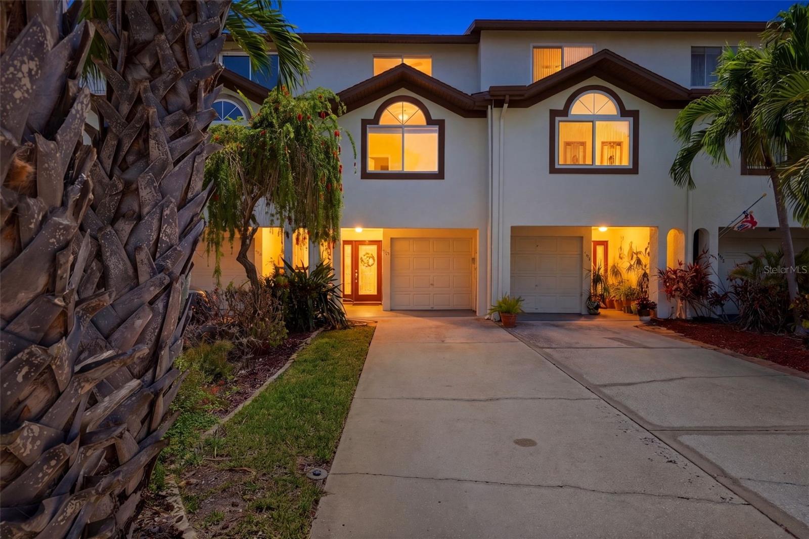 PALMS OF TIERRA - Residential
