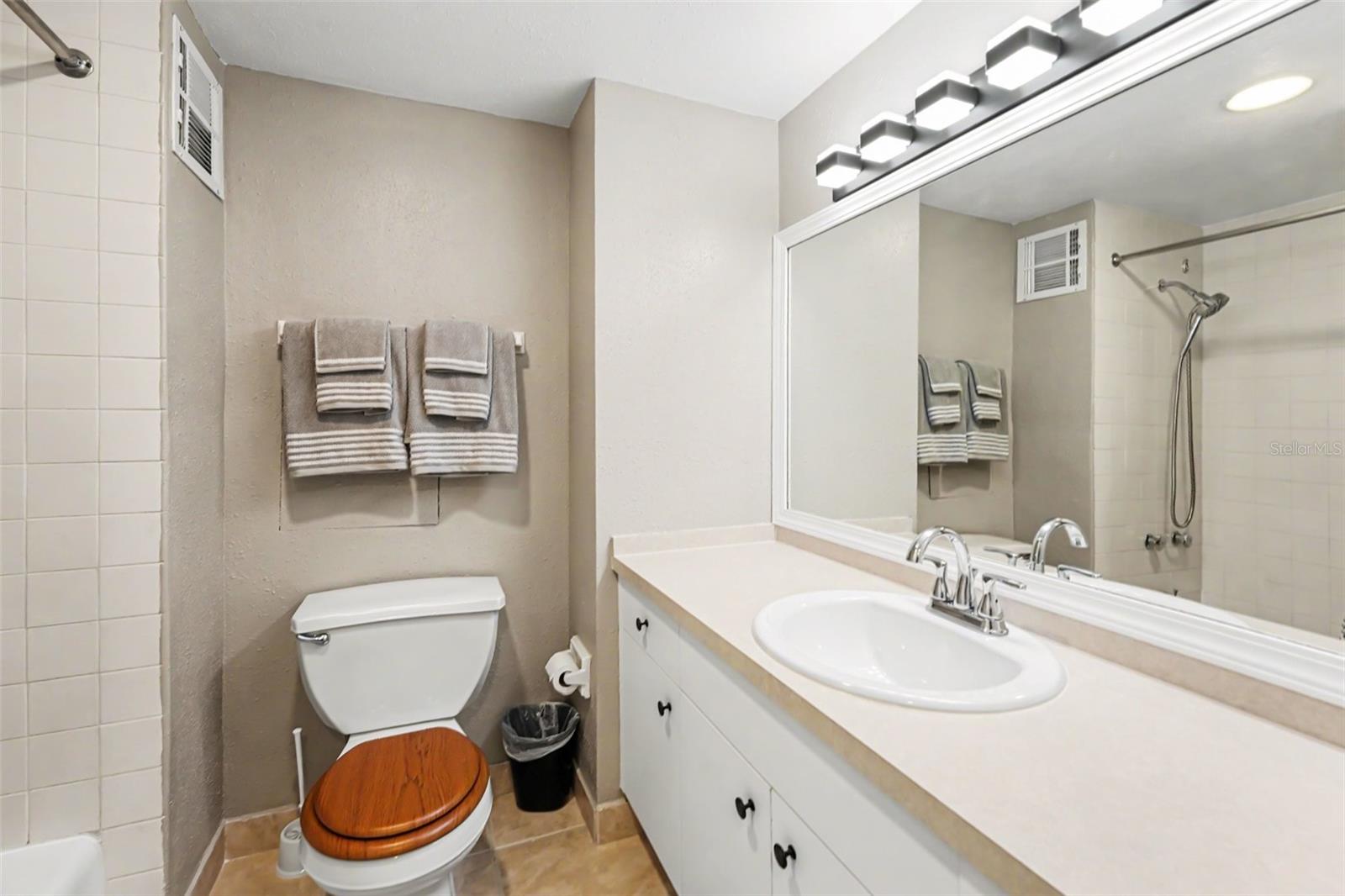 REGATTA BEACH CLUB CONDO - Residential