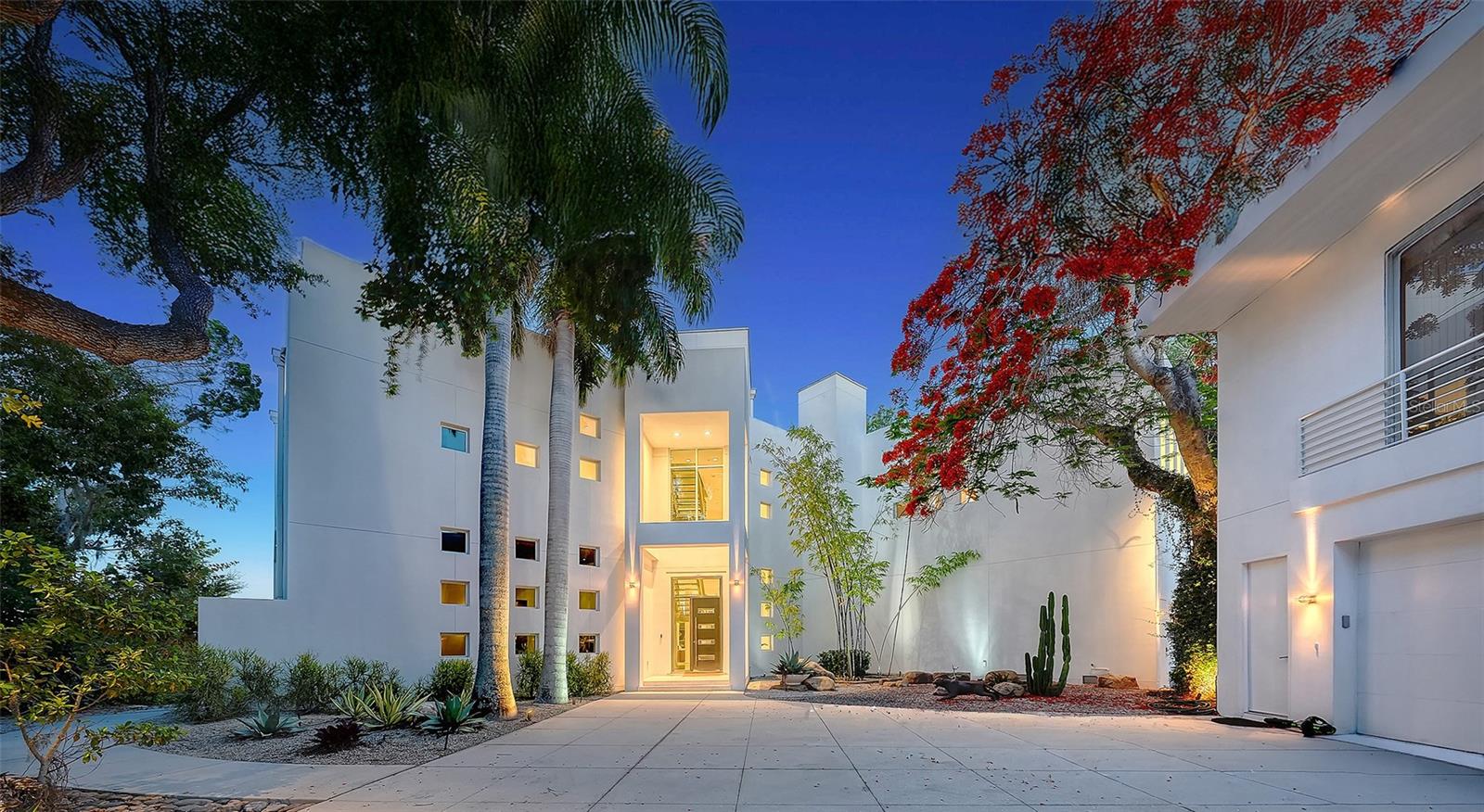 COCOANUT BAYOU - Residential