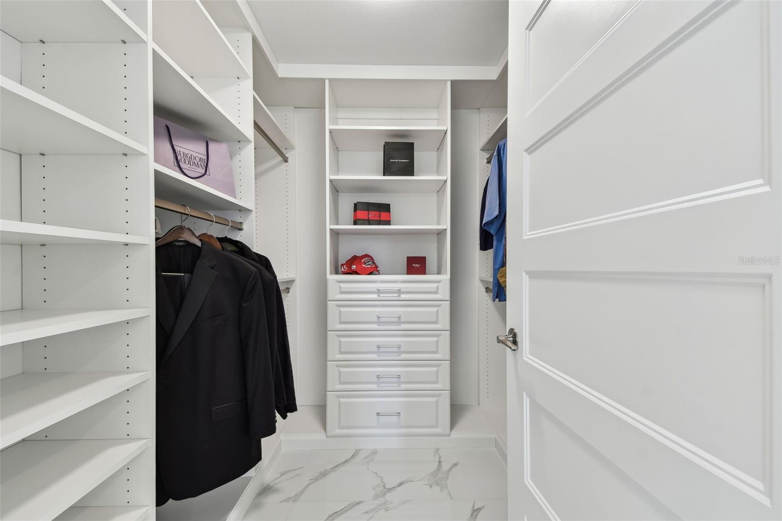 ULTIMAR THREE CONDO - Residential
