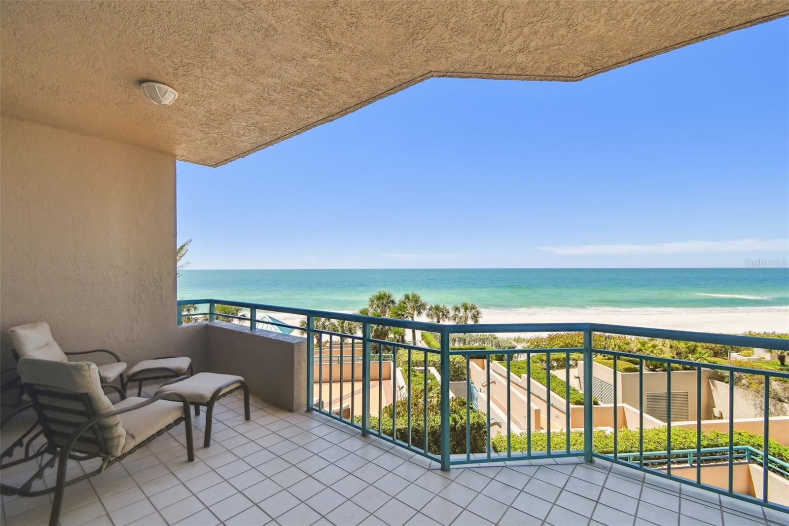 ULTIMAR THREE CONDO - Residential