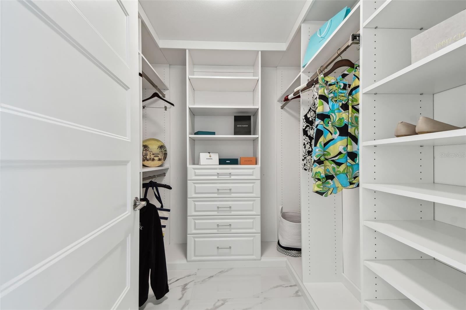 ULTIMAR THREE CONDO - Residential