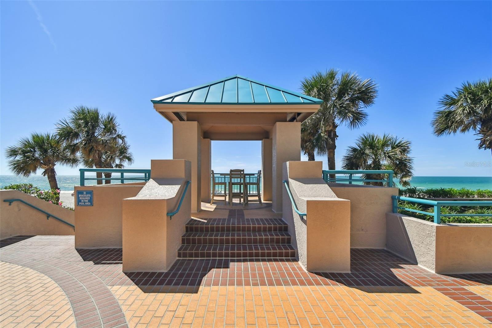 ULTIMAR THREE CONDO - Residential
