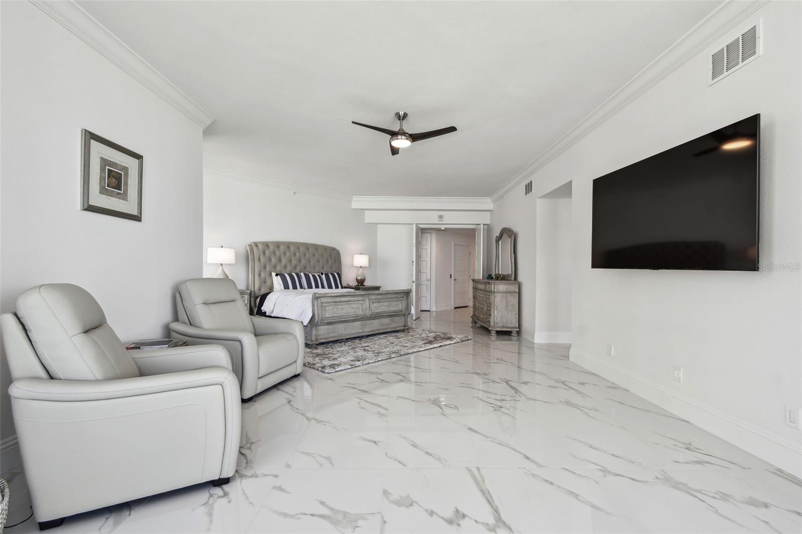 ULTIMAR THREE CONDO - Residential