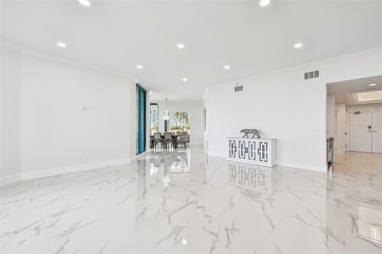 ULTIMAR THREE CONDO - Residential