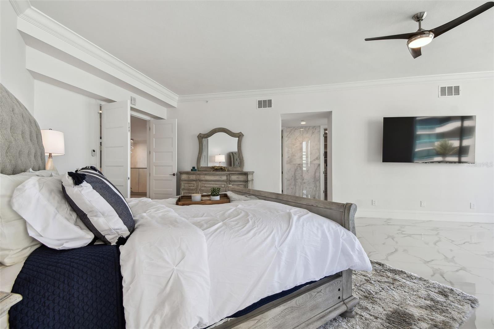 ULTIMAR THREE CONDO - Residential