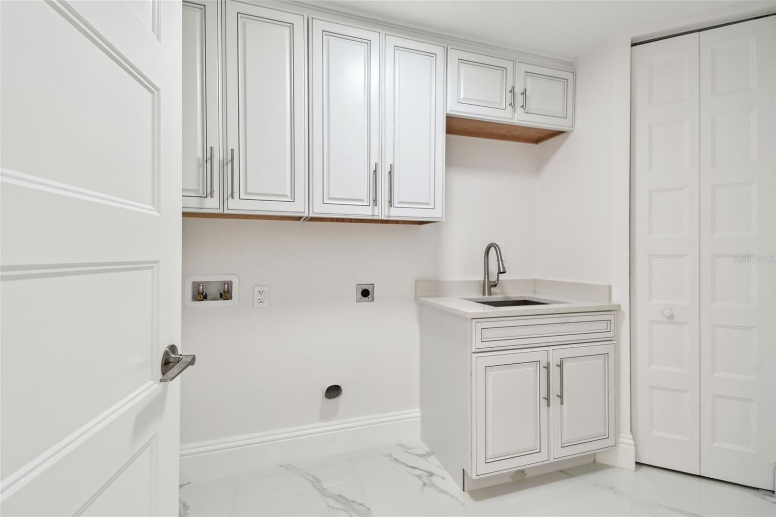 ULTIMAR THREE CONDO - Residential