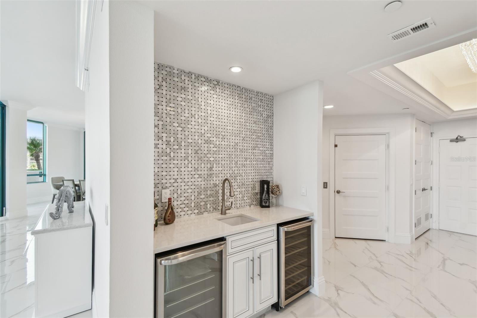 ULTIMAR THREE CONDO - Residential
