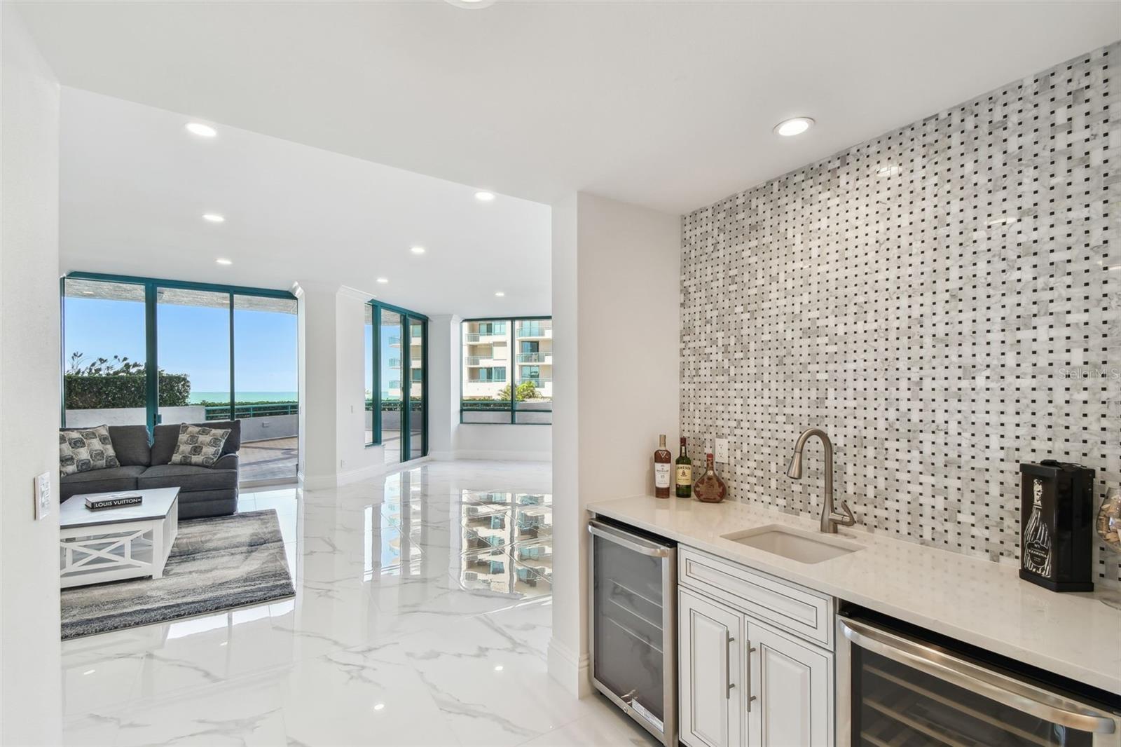 ULTIMAR THREE CONDO - Residential