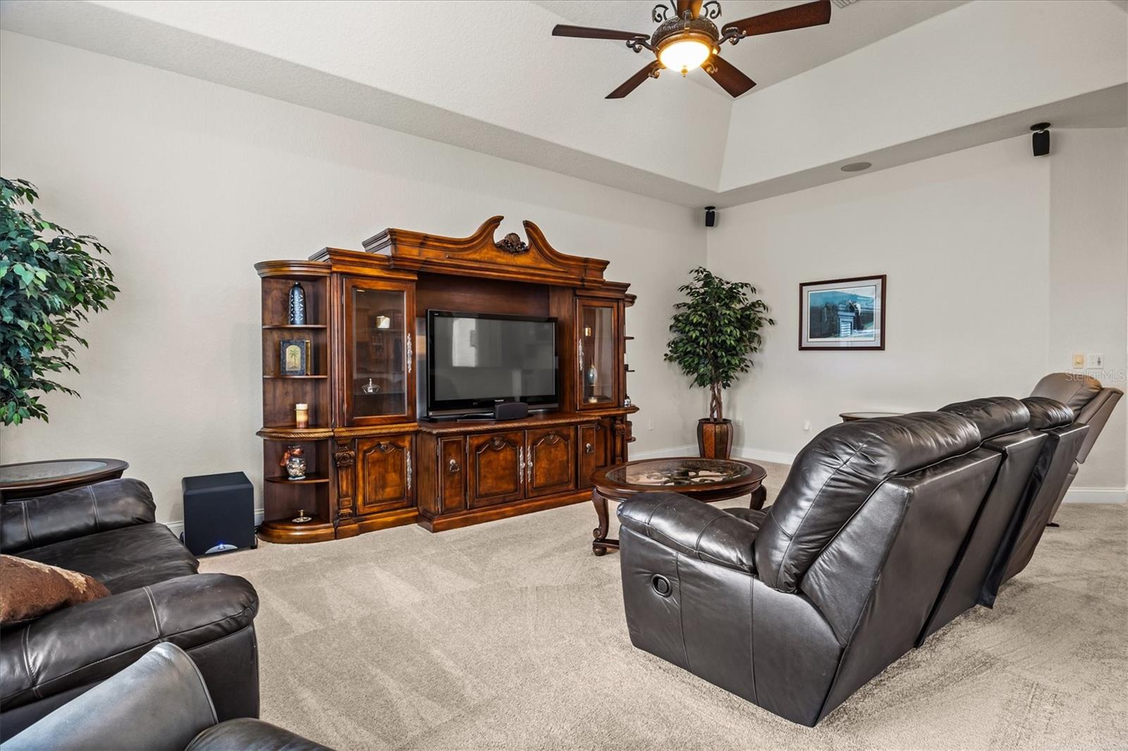 CROOKED LAKE MEADOWS - Residential