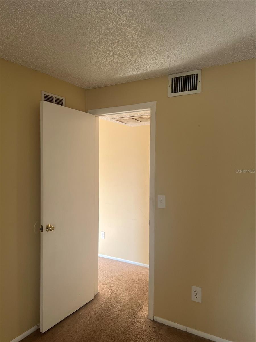 CRESTVIEW ACRES - Residential Lease
