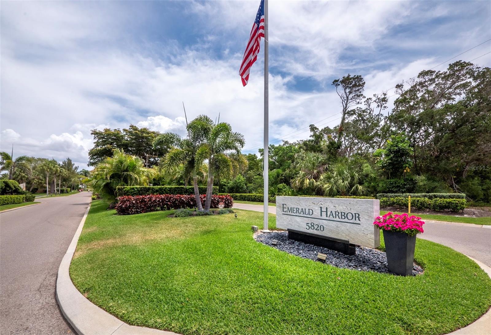 EMERALD HARBOR - Residential