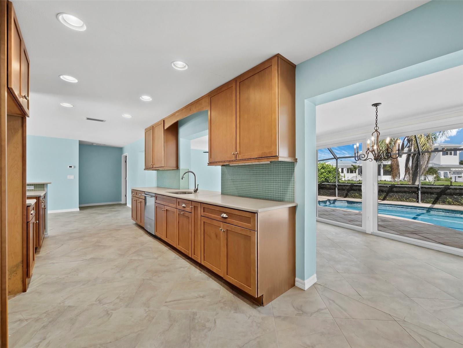 EMERALD HARBOR - Residential