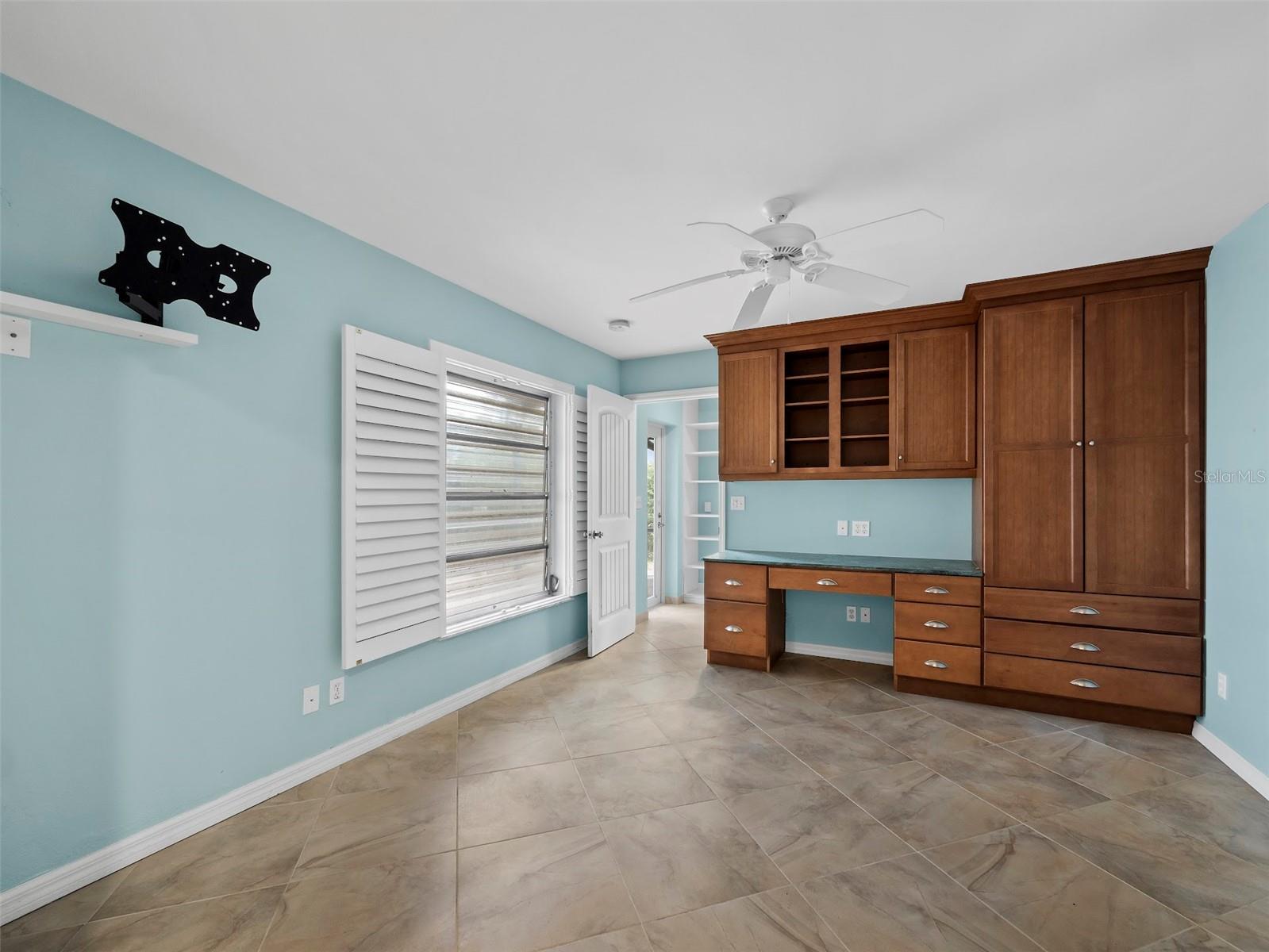 EMERALD HARBOR - Residential