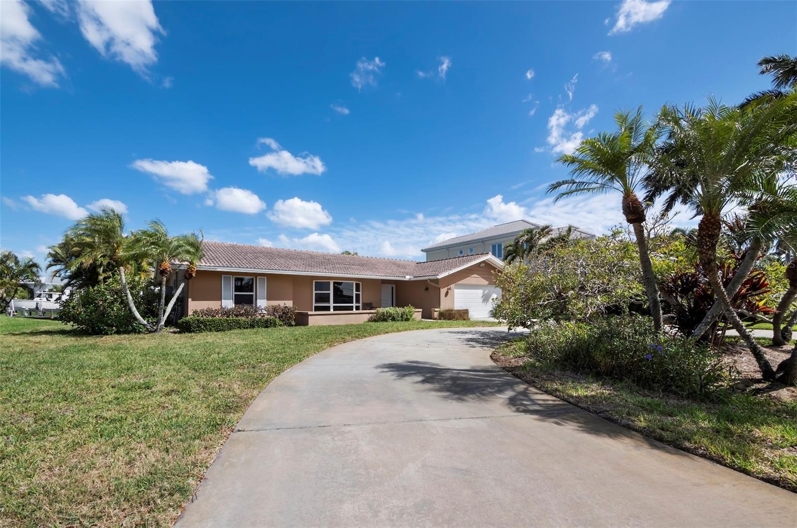 EMERALD HARBOR - Residential