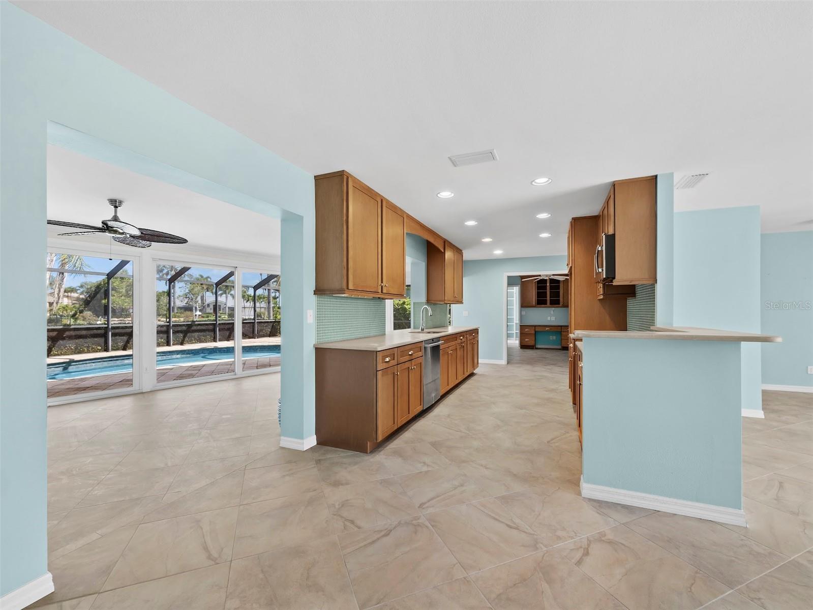 EMERALD HARBOR - Residential