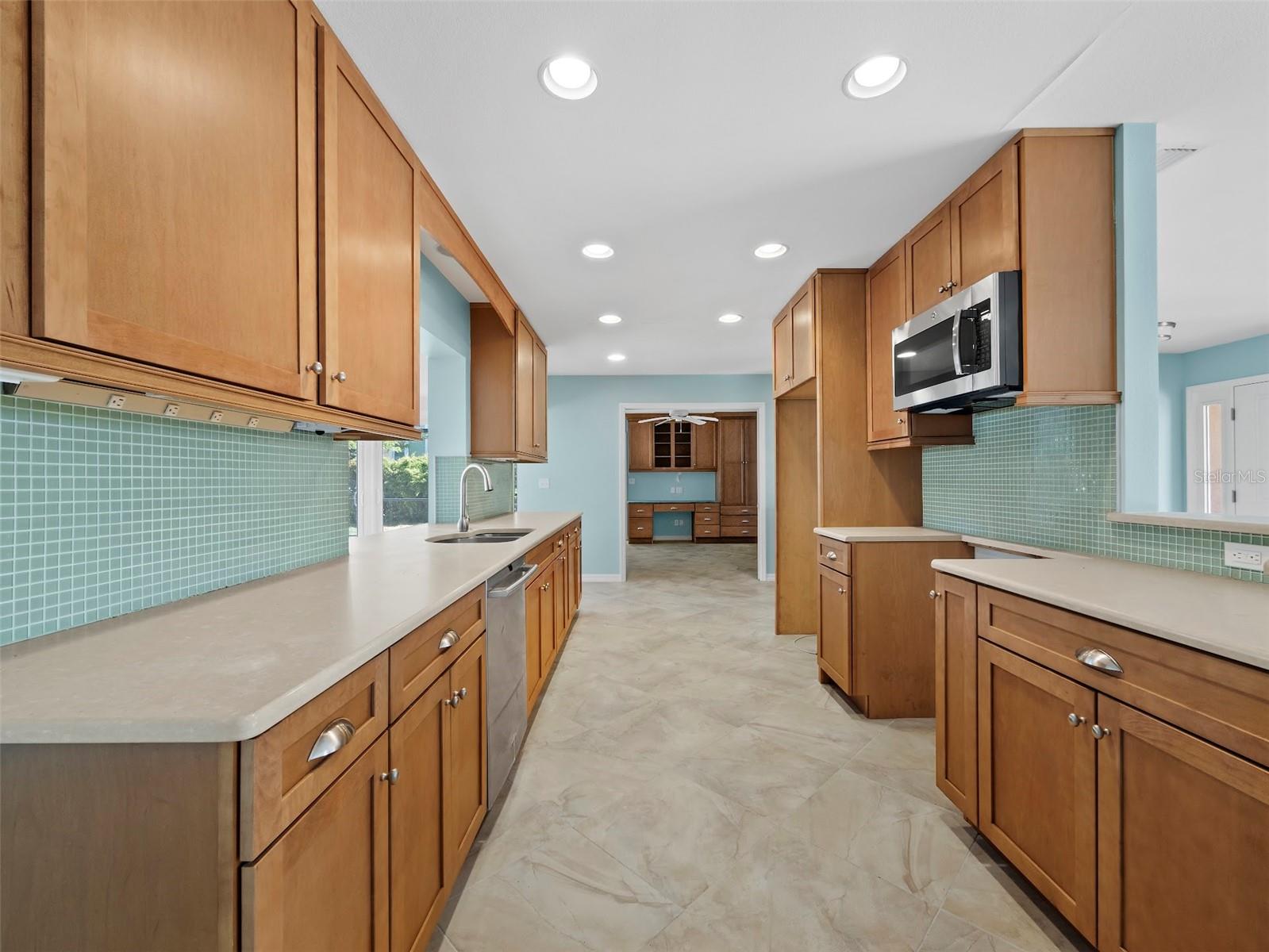 EMERALD HARBOR - Residential
