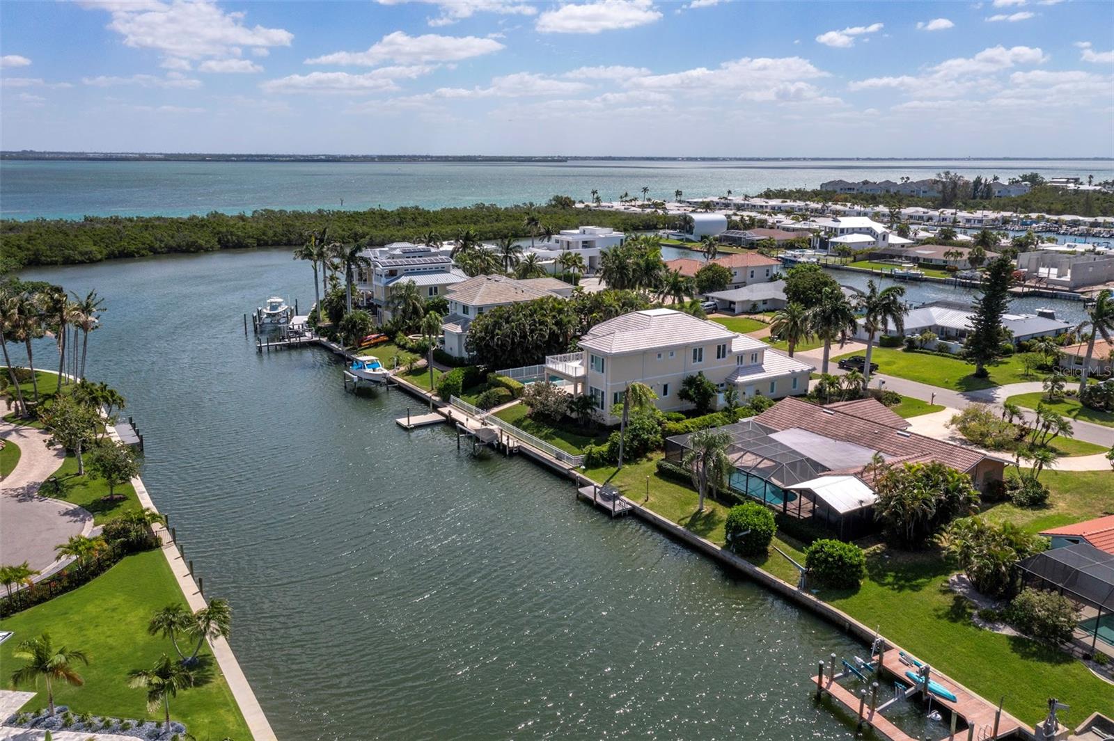 EMERALD HARBOR - Residential