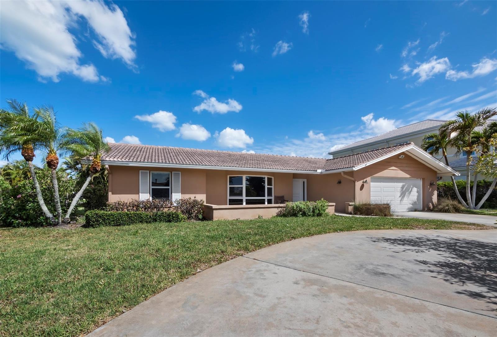 EMERALD HARBOR - Residential